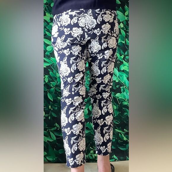 🌼 GAP Navy & White Floral Skinny Ankle Pants – Size 8 - Picture 4 of 6